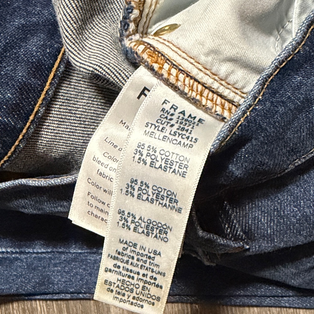 Frame Denim Le Sylvie Crop in Dark and Light Blue - Picture 6 of 8